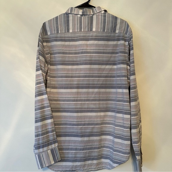 Banana Republic Men’s Medium Soft Wash Button Down - Picture 2 of 3